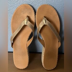 Tommy Bahama Thomas Sandals Womens Size 8.5 M Thongs Flip Flops Gold Glitter